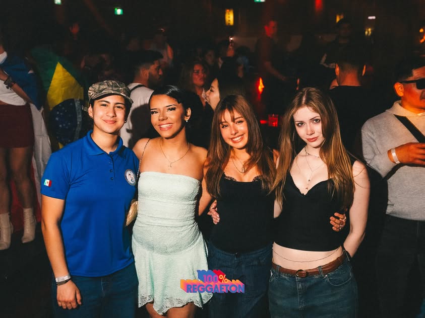 Friends on the dancefloor at 100% Reggaeton